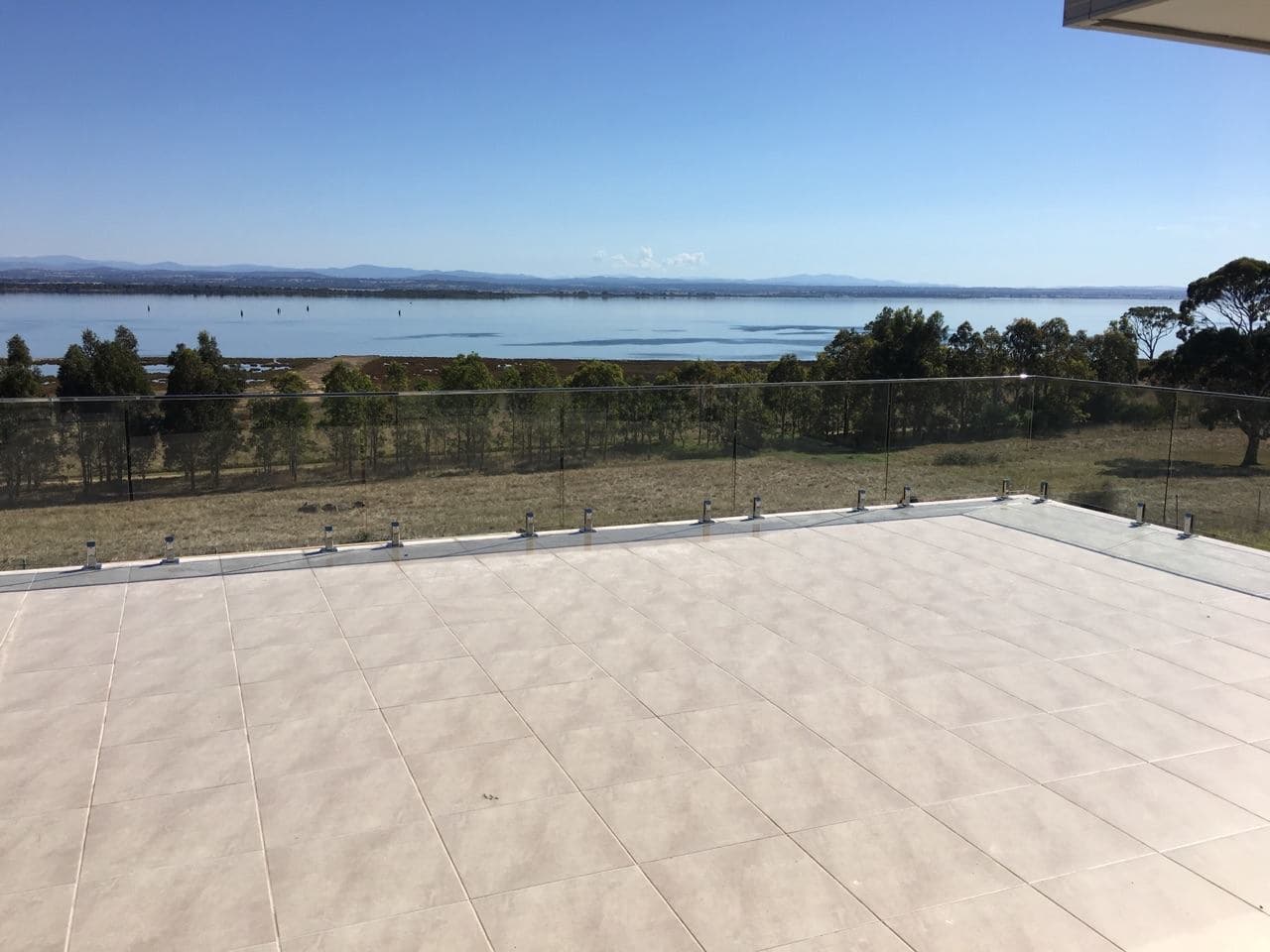 Residential glass balustrade