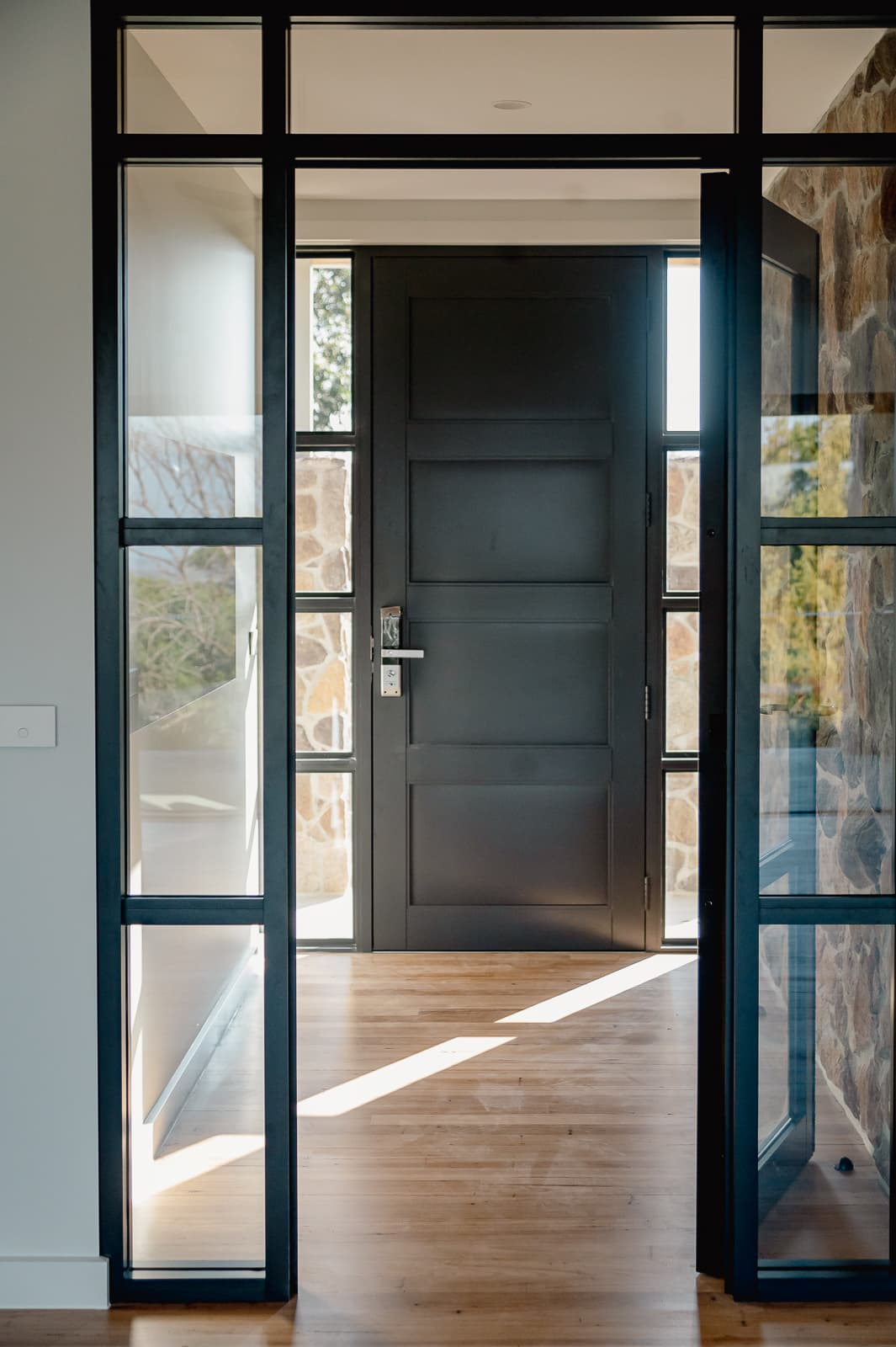 Comfort & Bright - Image 3