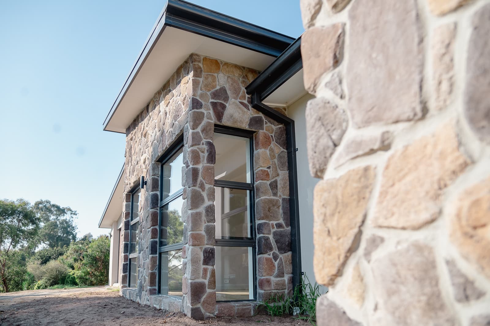 Comfort & Bright - Image 10