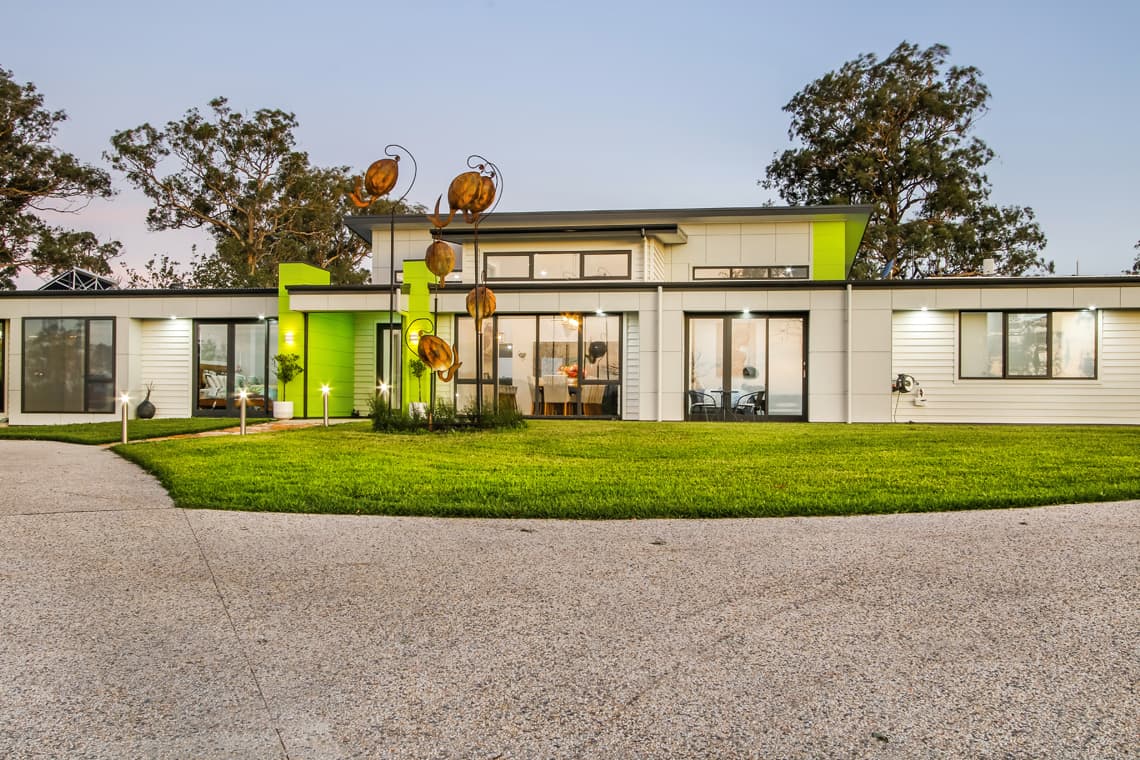 Wy Yung Contemporary Family Home - Image 13