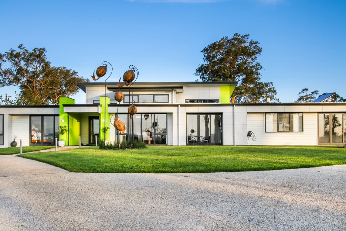 Wy Yung Contemporary Family Home - Image 2