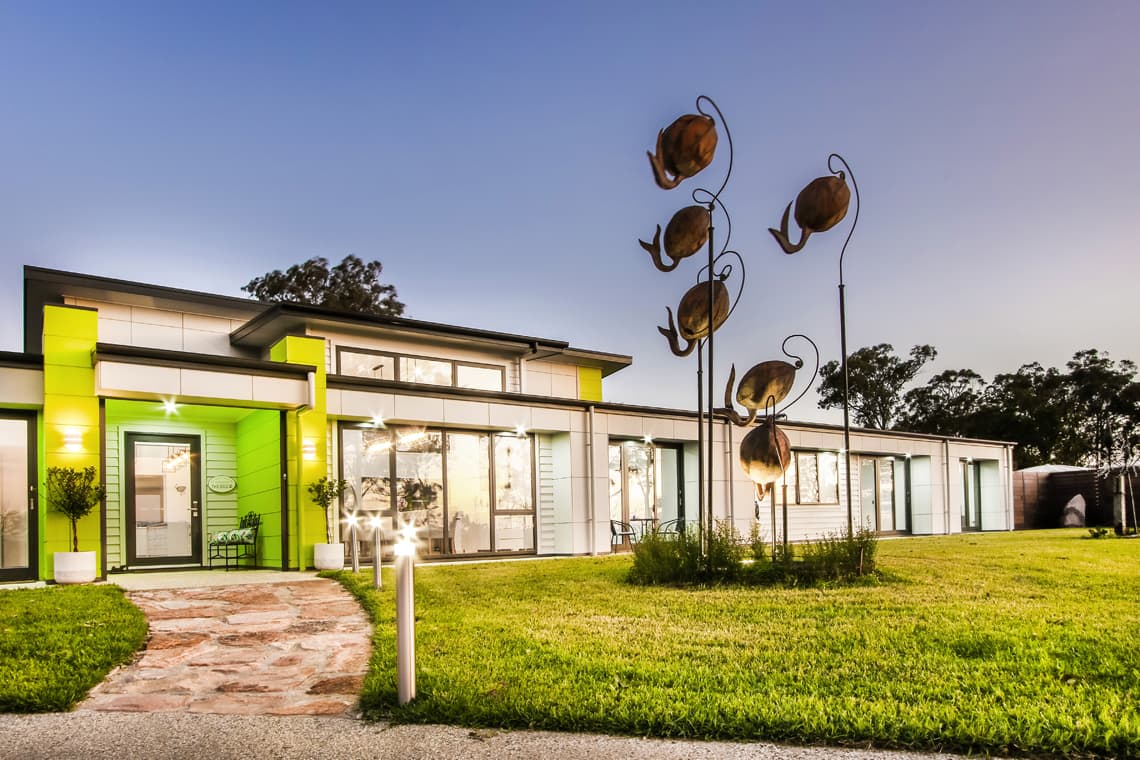 Wy Yung Contemporary Family Home - Image 18