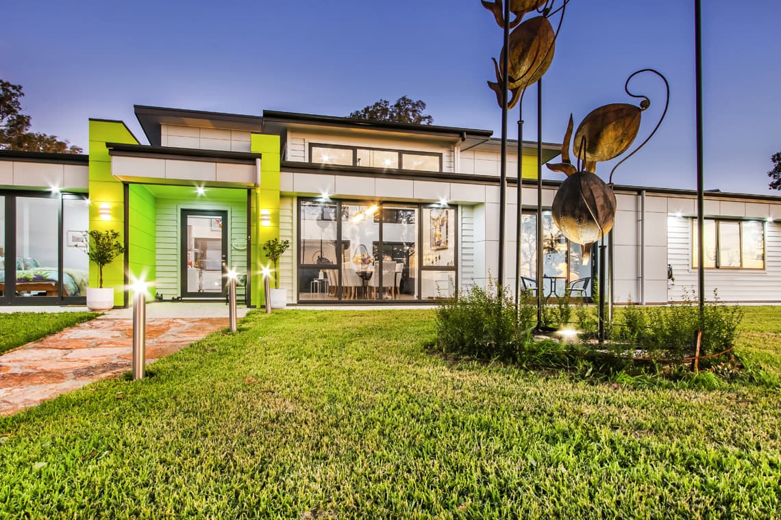 Wy Yung Contemporary Family Home - Image 19