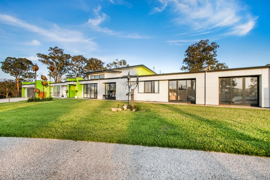 Wy Yung Contemporary Family Home - Image 4
